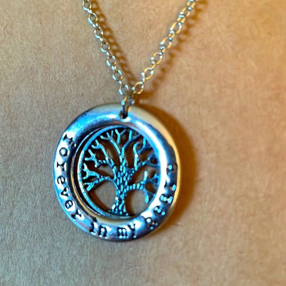 NWT Tree of Life Necklace - Picture 4 of 5